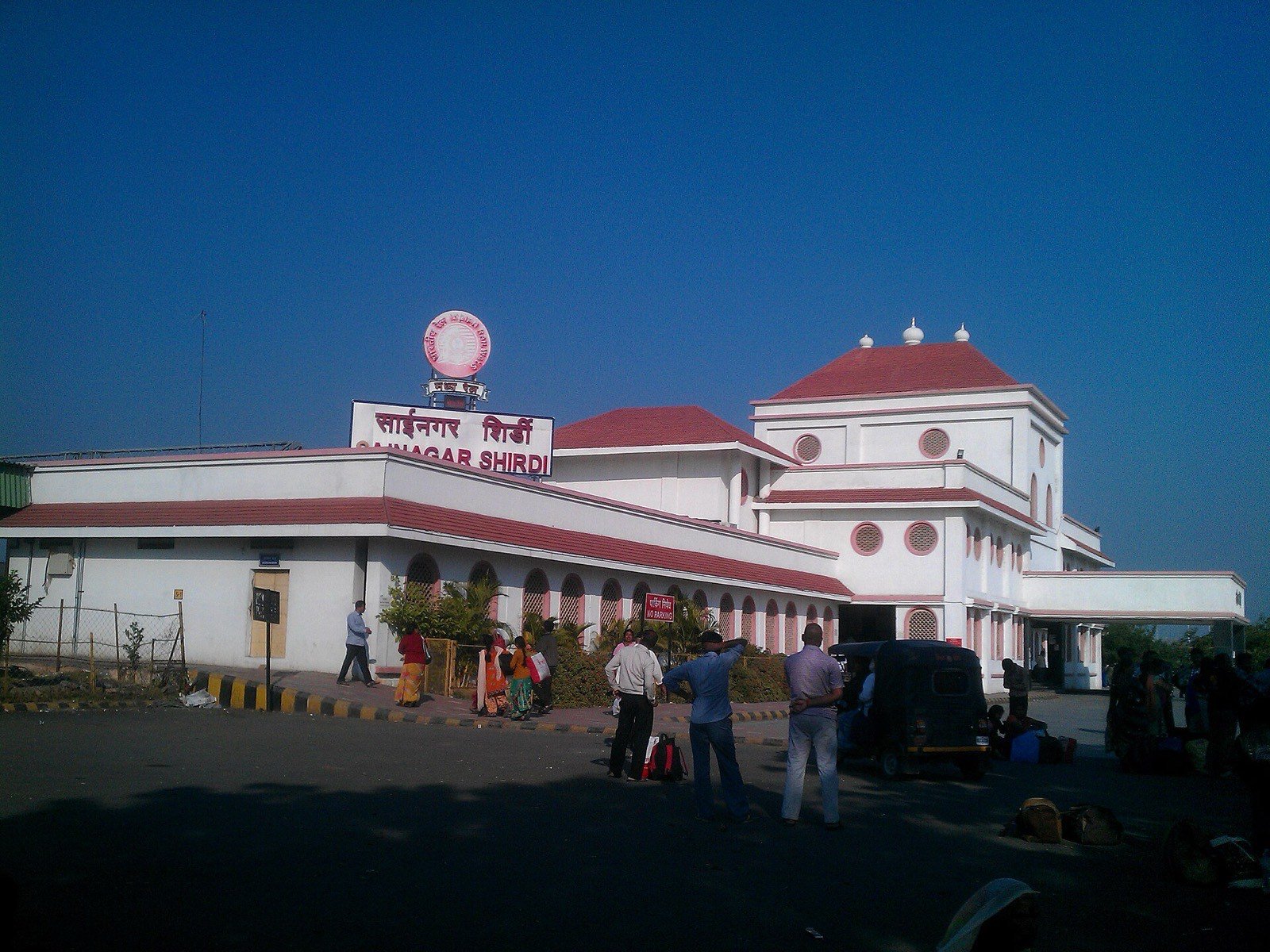 Shirdi Railway Station to Temple: What to Expect